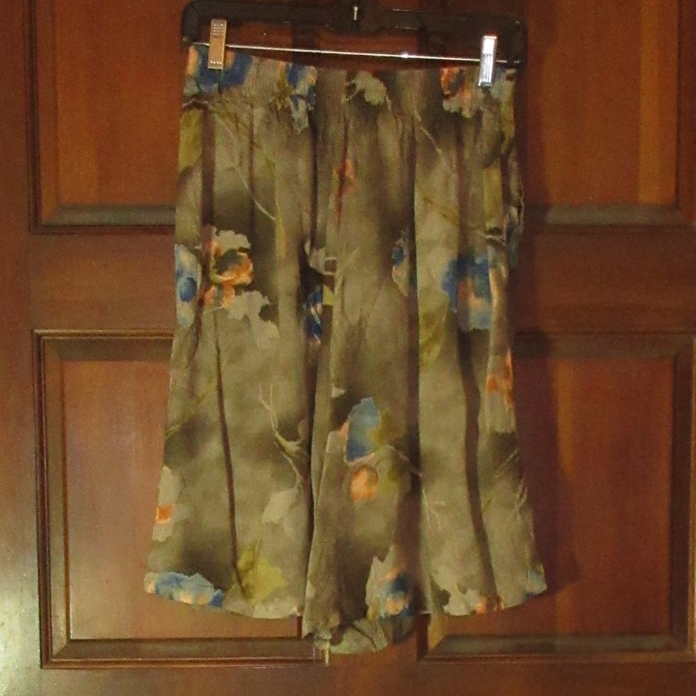 CARIBOU FLORAL RAYON SKORT Large